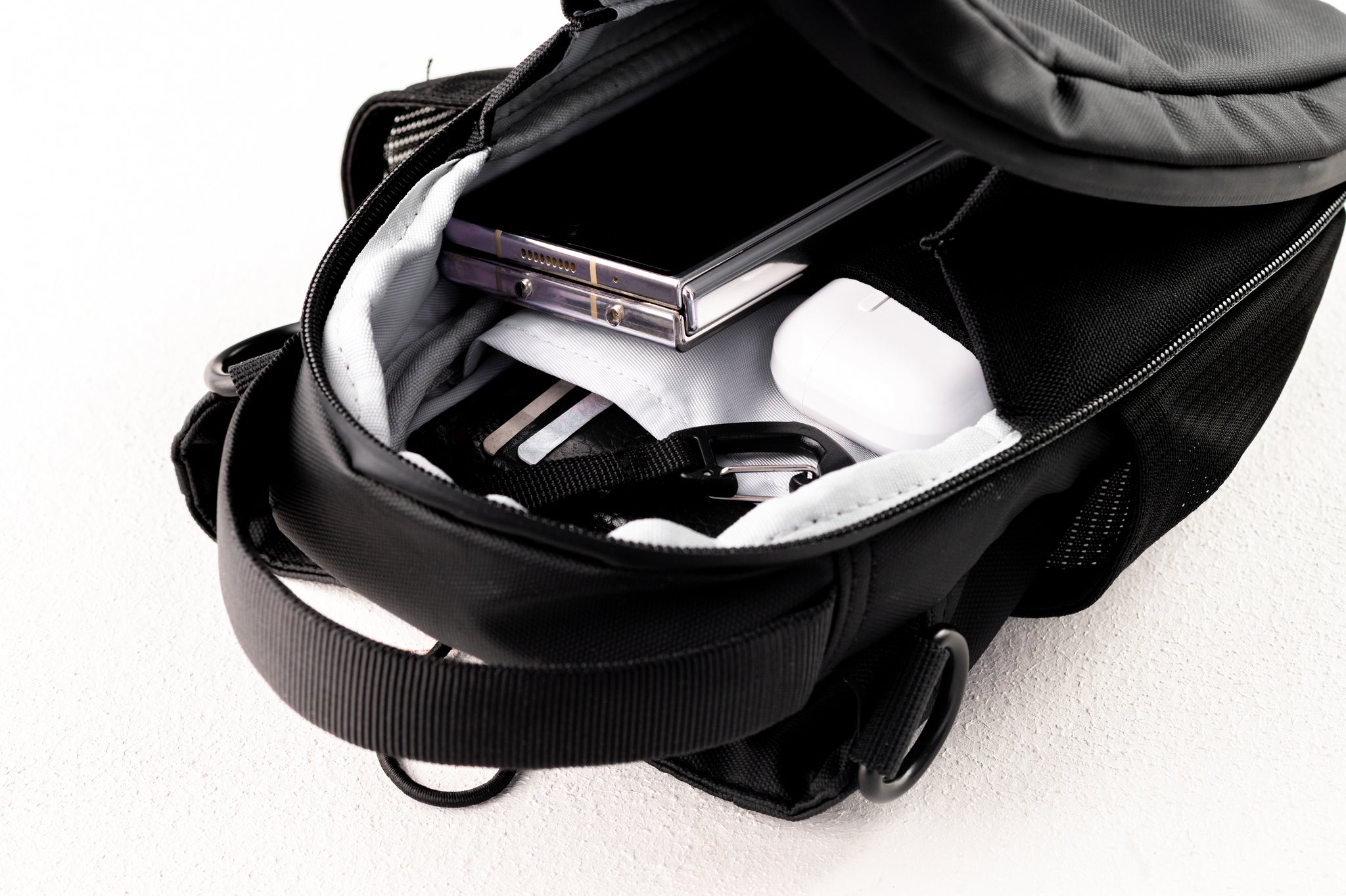 Magnetic Sports Shoulder Bag