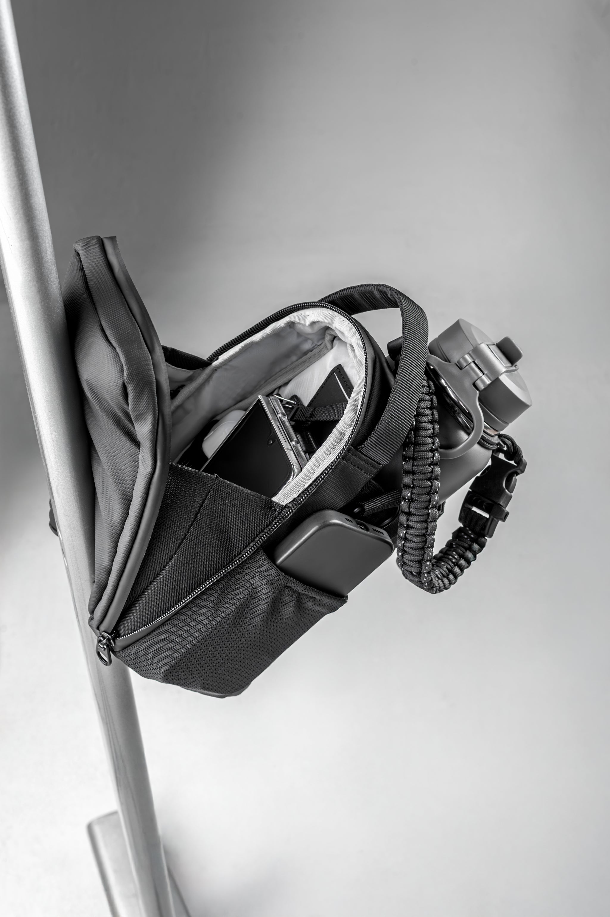Magnetic Sports Shoulder Bag
