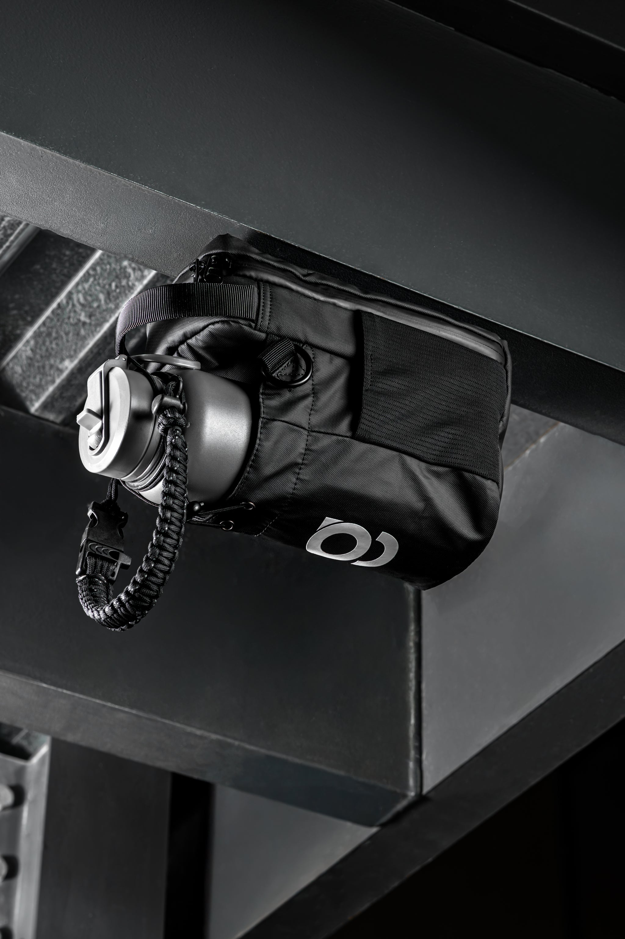 Magnetic Sports Shoulder Bag